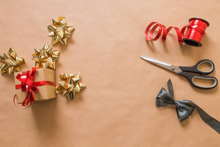 5 Tips to Take Your Holiday Gift Wrapping to the Next Level